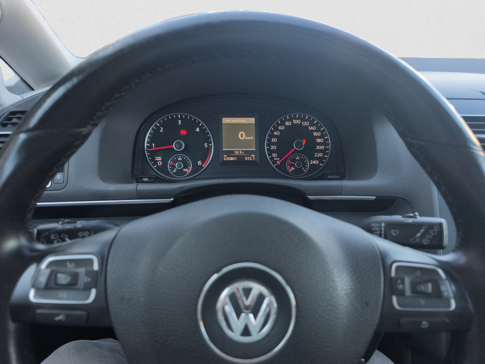 VOLKSWAGEN TOURAN 2.0 TDI 140CV SPORT 7 PLAZAS