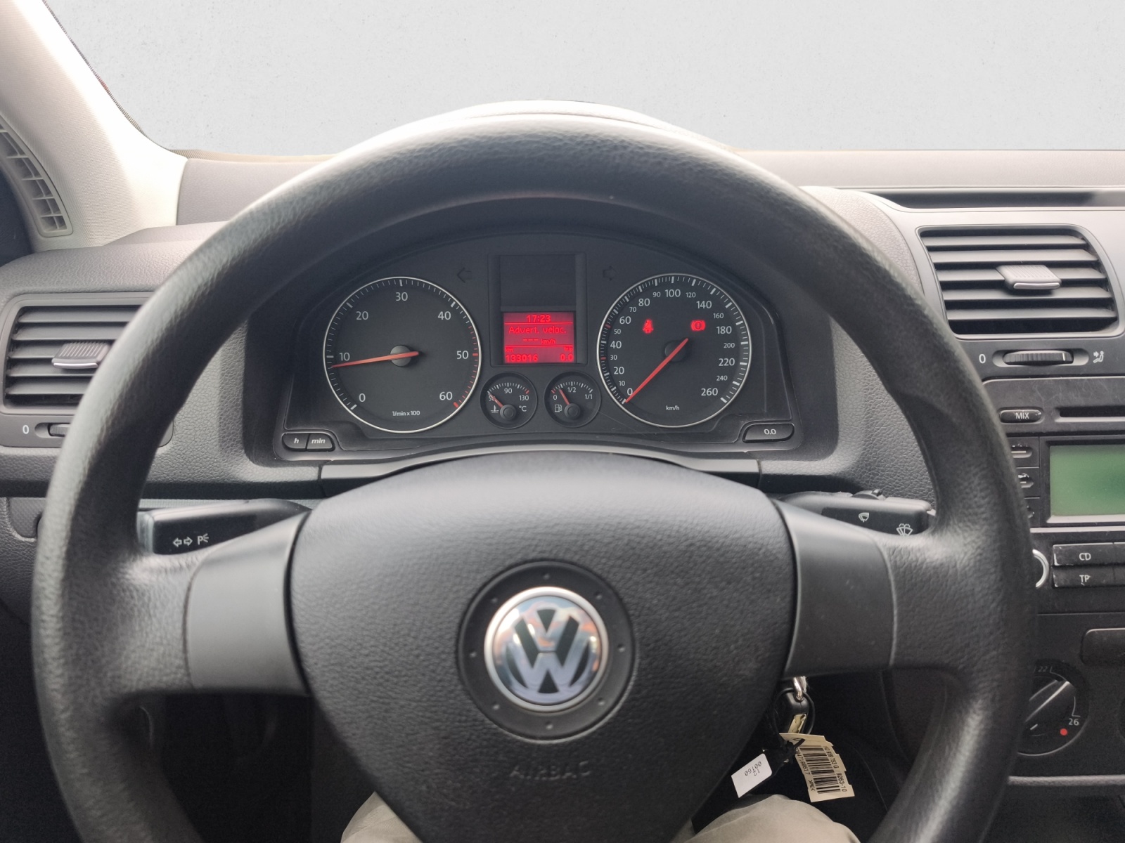 VOLKSWAGEN GOLF 1.9 TDI 105CV ETIQUETA B